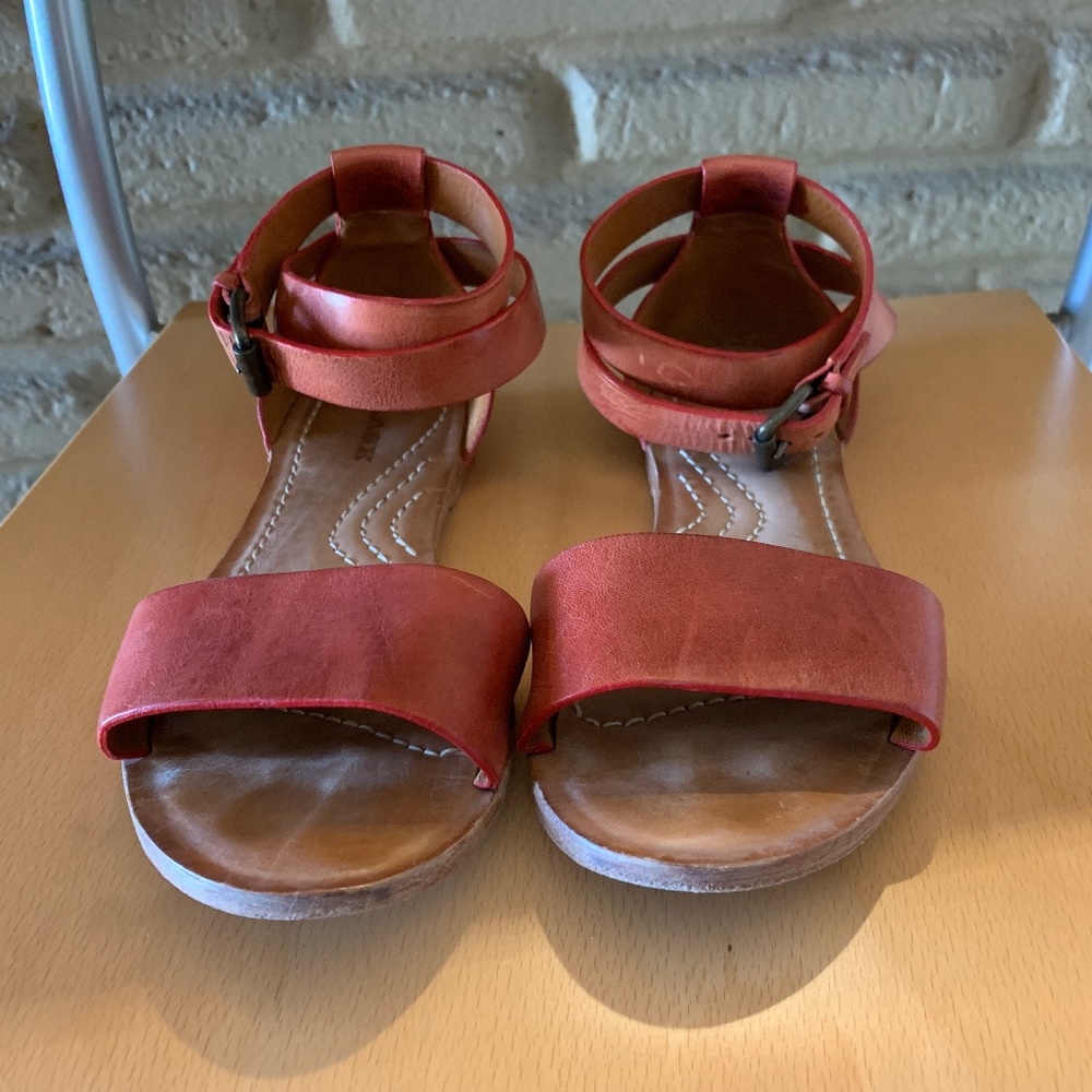Trask sandals